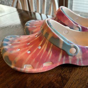 Simply Southern Tie Dye clogs